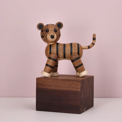 Spring Copenhagen Shiva Tiger Trädekoration 12 cm, Ek