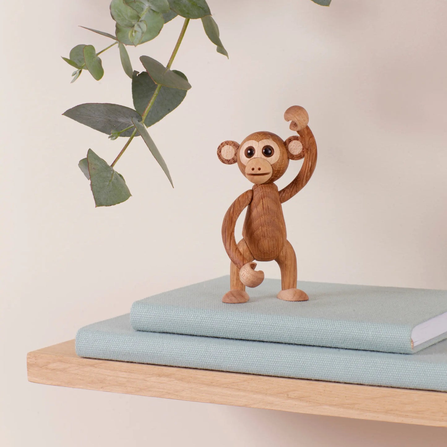 Spring Copenhagen Swing Monkey Trädekoration 8 cm, Ek