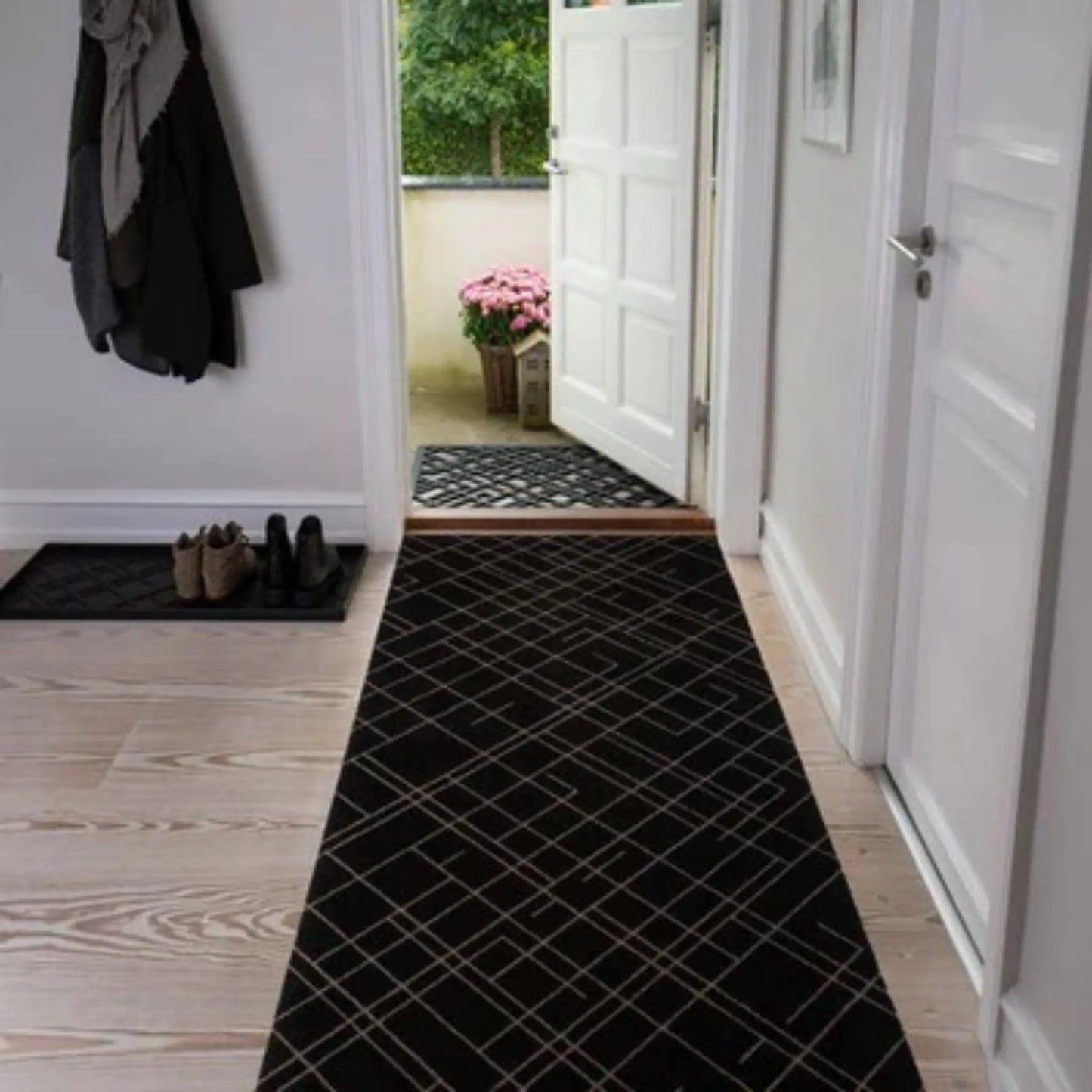 Tica Copenhagen Lines Matta 200x90 cm, Sand/svart