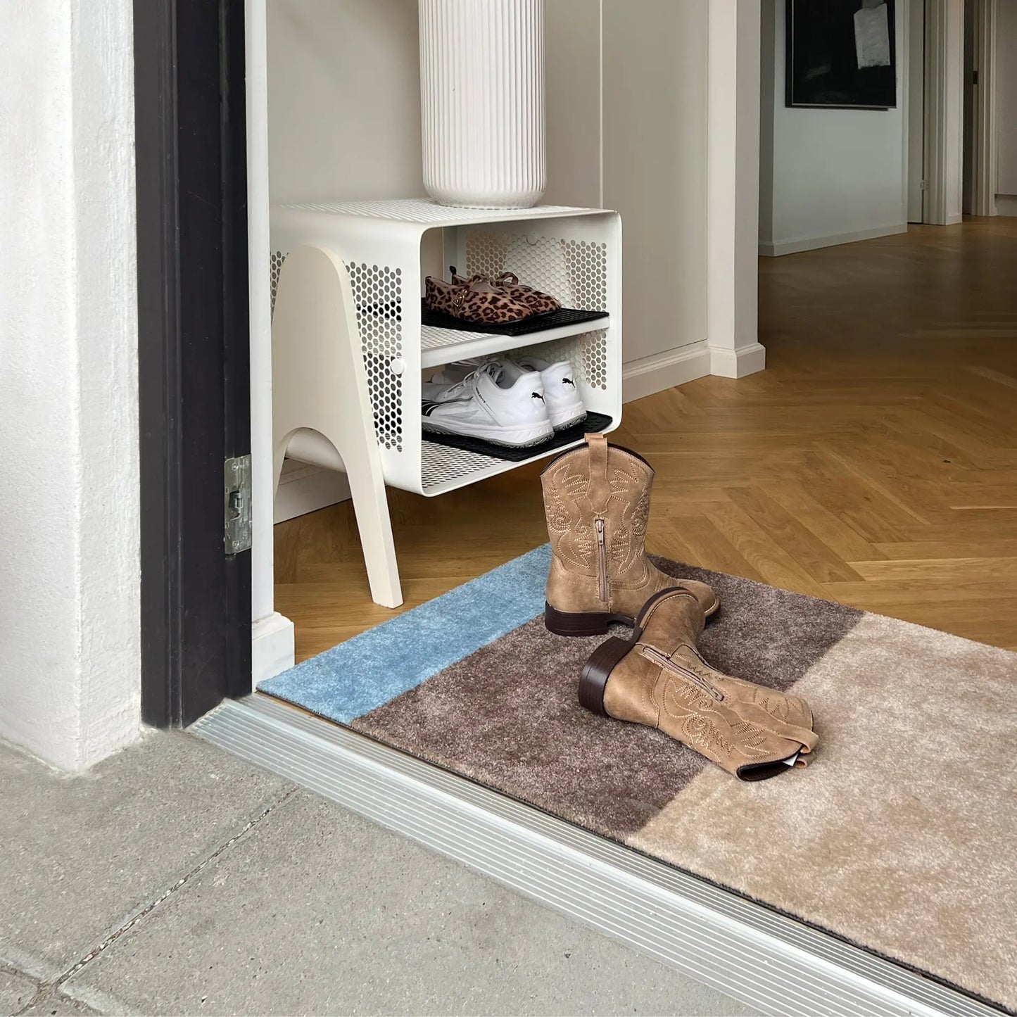 Tica Copenhagen Horizontal Matta 67x120 cm, Ivory, sand, blå