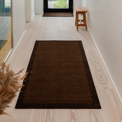 Tica Copenhagen Dot Matta 200x90 cm, Mörkbrun/cognac