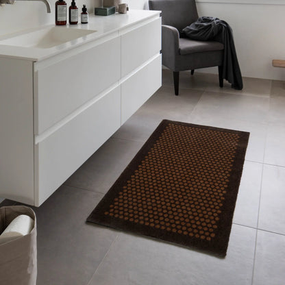 Tica Copenhagen Dot Matta 120x67 cm, Mörkbrun/cognac