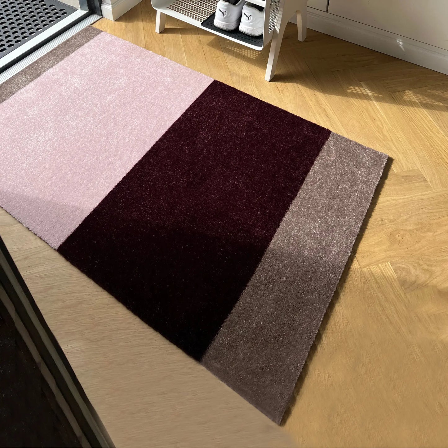Tica Copenhagen Horizontal Matta 67x120 cm, Bordeaux, rose, sand