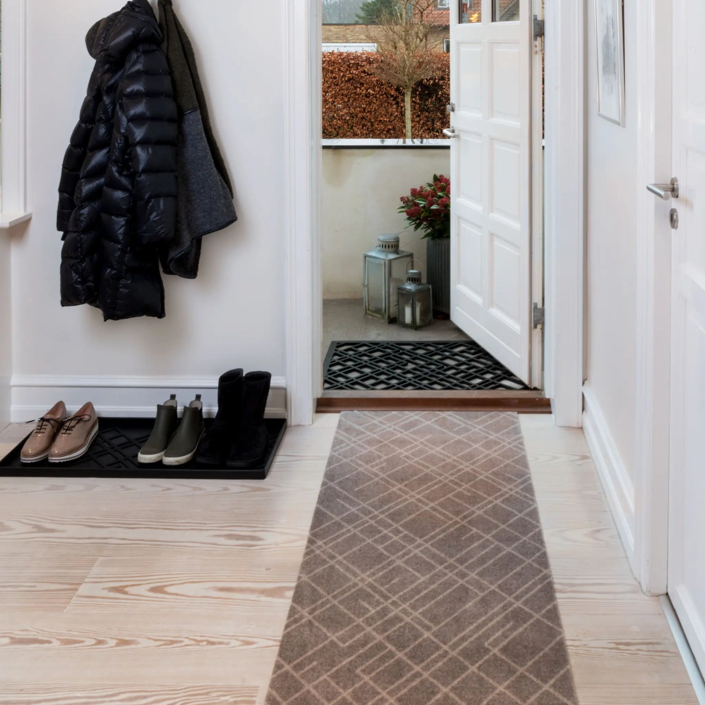Tica Copenhagen Lines Skomatta 88x38 cm, Svart