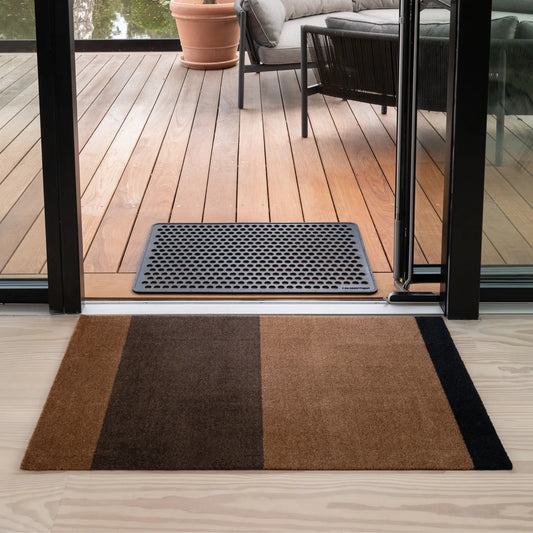 Tica Copenhagen Horizontal Matta 130x90 cm, Cognac/mörkbrun/svart