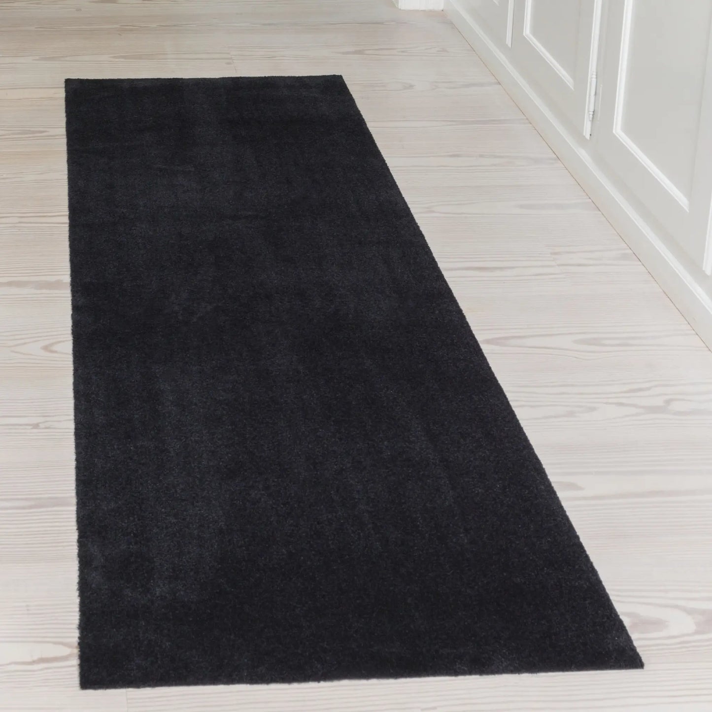 Tica Copenhagen Unicolor Matta 200x67 cm, Svart
