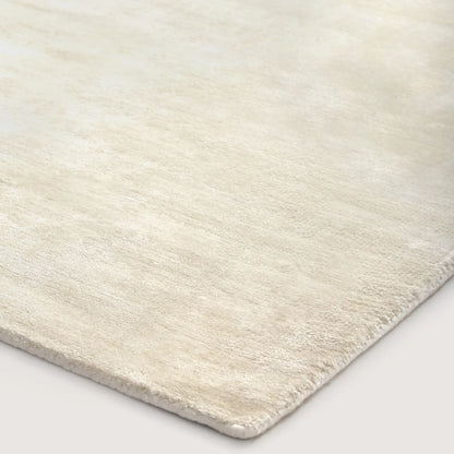 Tinted Objects Backfjall Viskosmatta 250x350 cm, Beige/vit