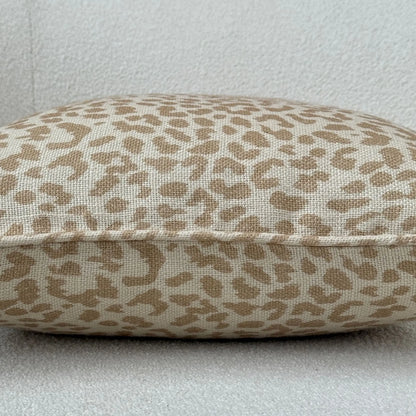 Tinted Objects Norell Leopardkudde 50x50 cm, Beige/offwhite