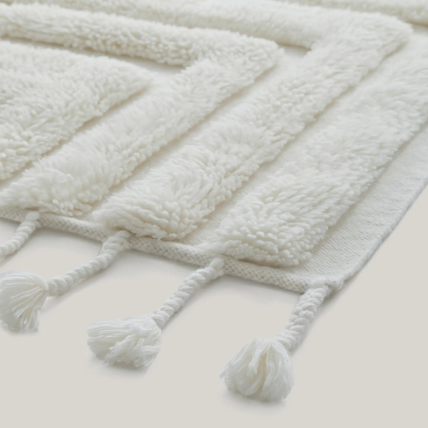 Tinted Objects Kask Ullmatta 170x240 cm, Off-white