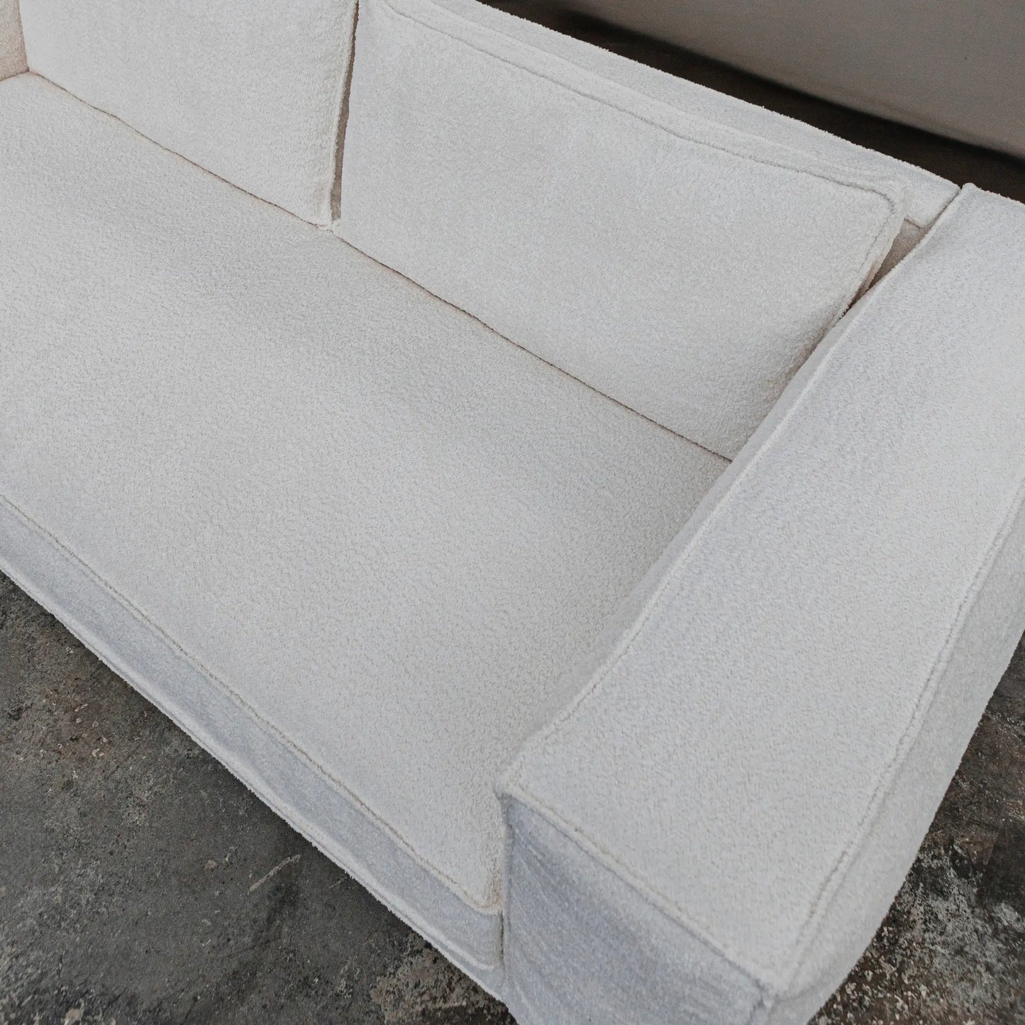 Tinted Objects Klinge Soffa Bouclé Classic, Offwhite