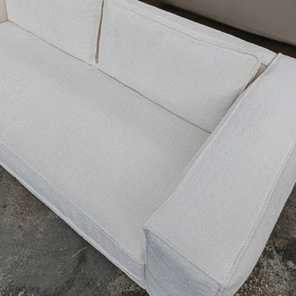 Tinted Objects Klinge Soffa Bouclé Classic, Offwhite