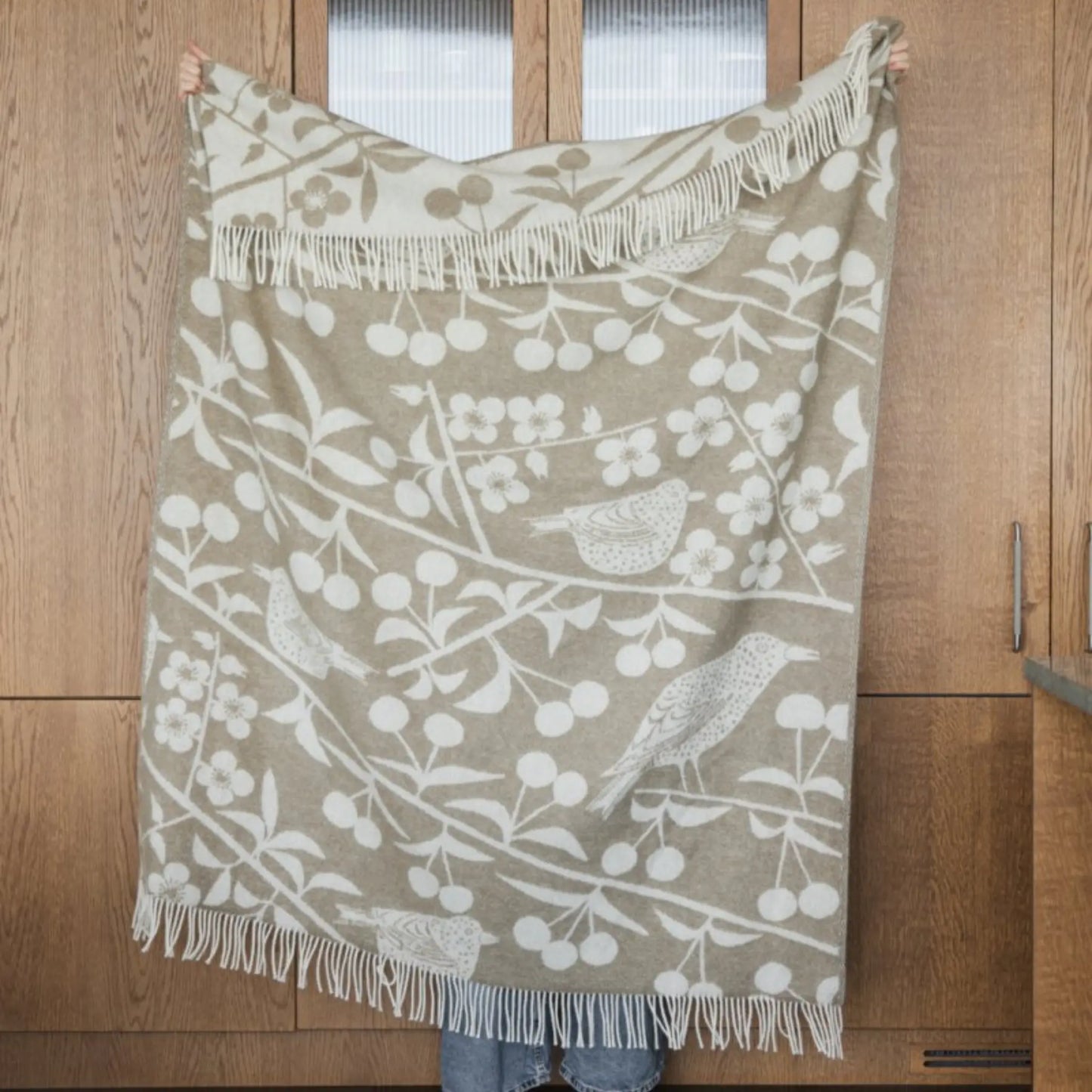 Almedahls Körsbärsträdgården Pläd 130x170cm, Brun Off White