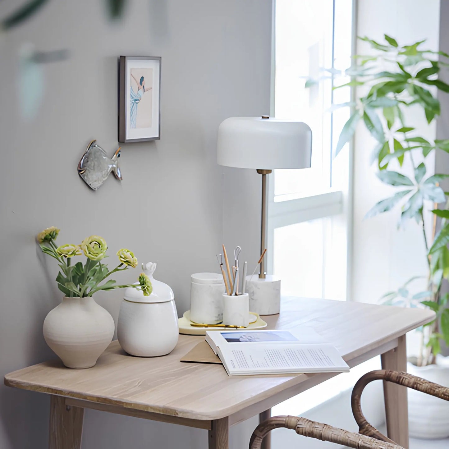 Lene Bjerre Sofillia Bordslampa, Vit/ljusguld