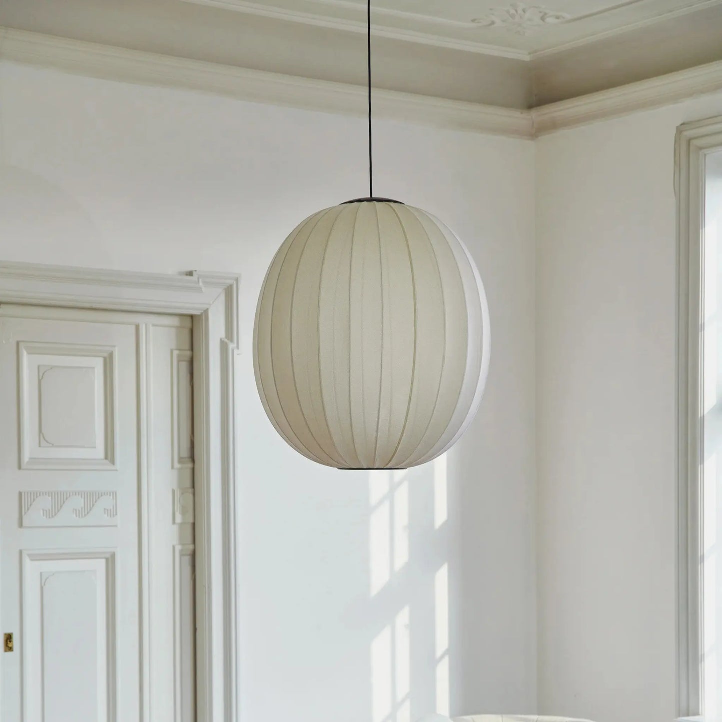 Made by Hand Knit-Wit Taklampa 65 Hög Oval LED, Pärlvit