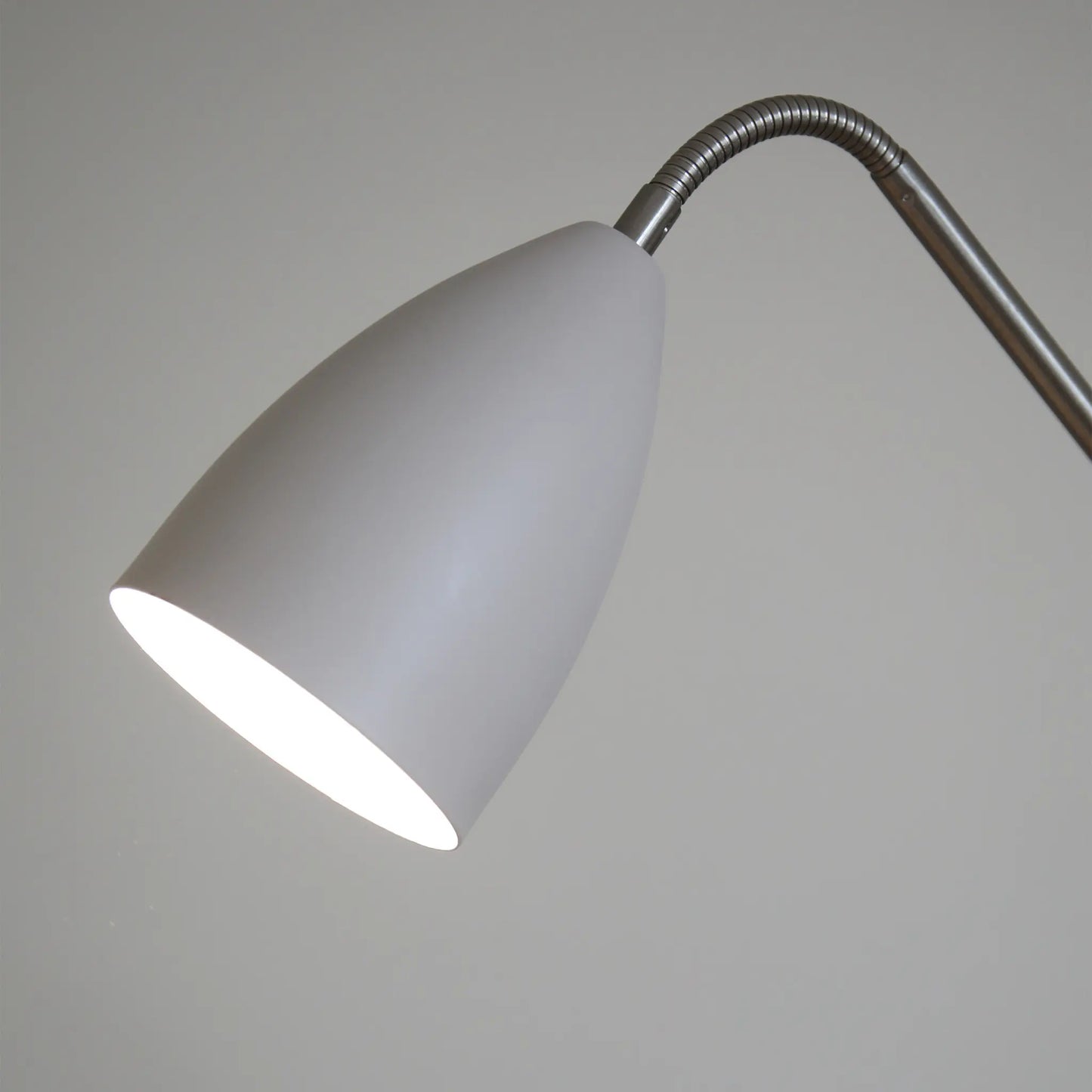 Markslöjd Patro Golvlampa 3-Stegs Led, Beige