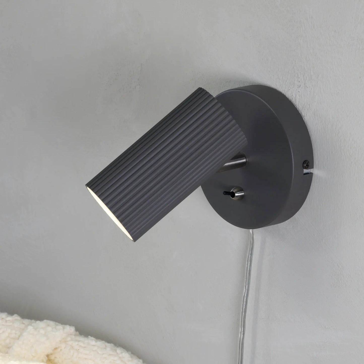 Markslöjd Costilla Vägglampa, Mörkgrå/Satinnickel