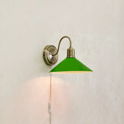 Markslöjd Vela Vägglampa 1 l, Antikmässing/Grön