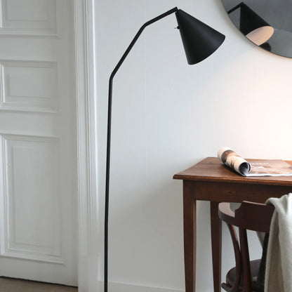 Markslöjd Funil Golvlampa 3-Stegs Led, Svart