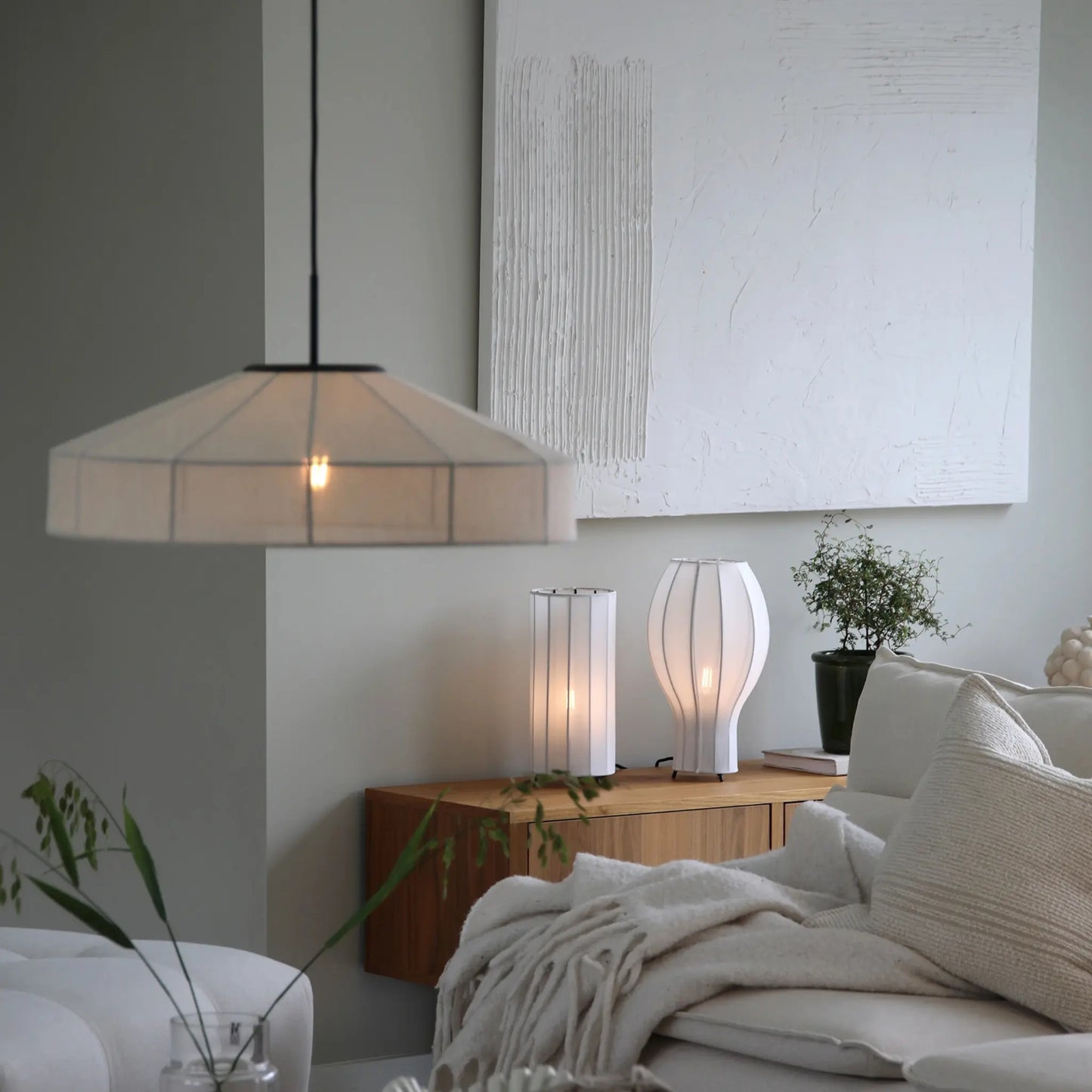Markslöjd Globo Bordslampa, Vit/Svart