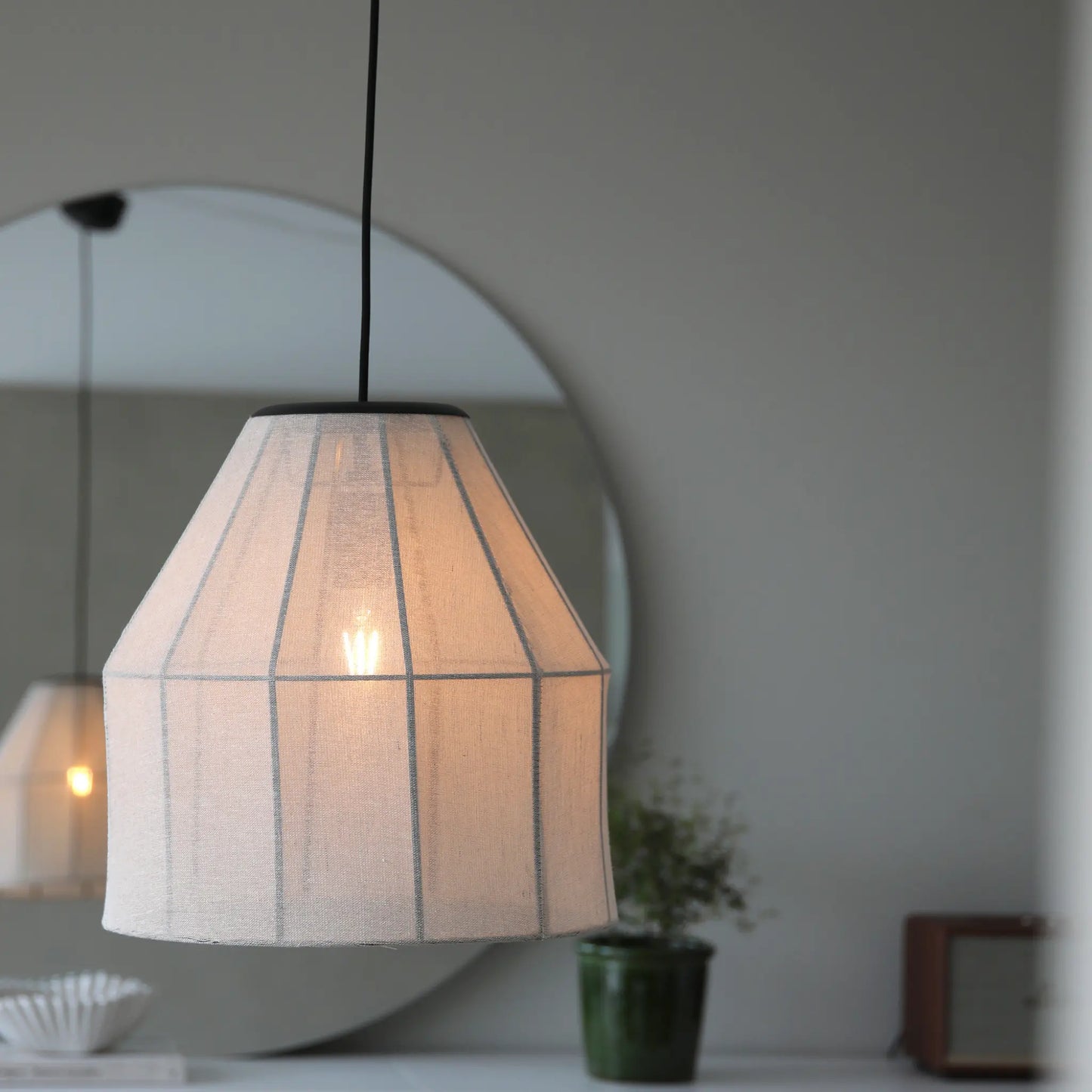 Markslöjd Aiko Taklampa 1 l, Beige/Svart