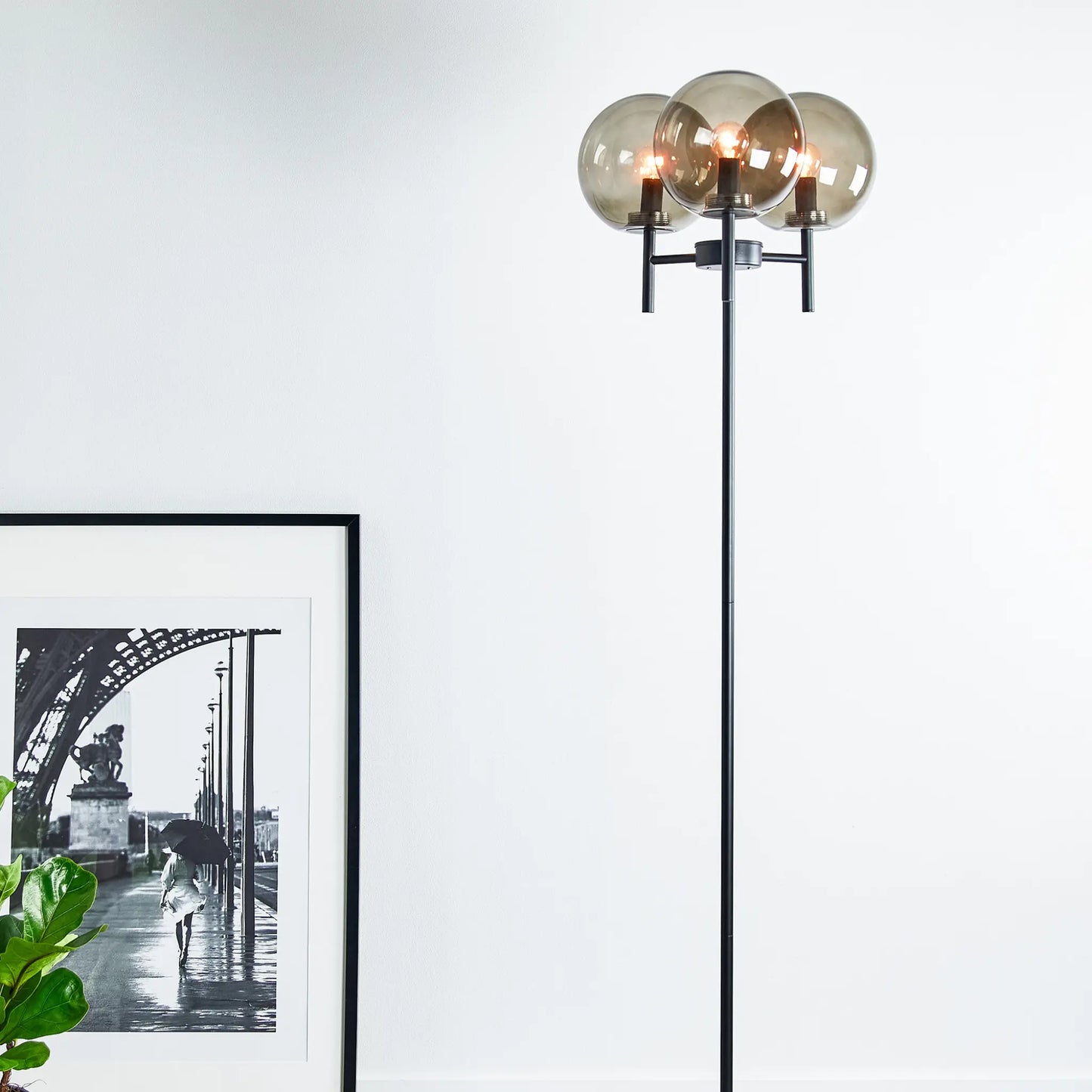 Markslöjd Crown Golvlampa 3 l, Svart/Rökfärgad