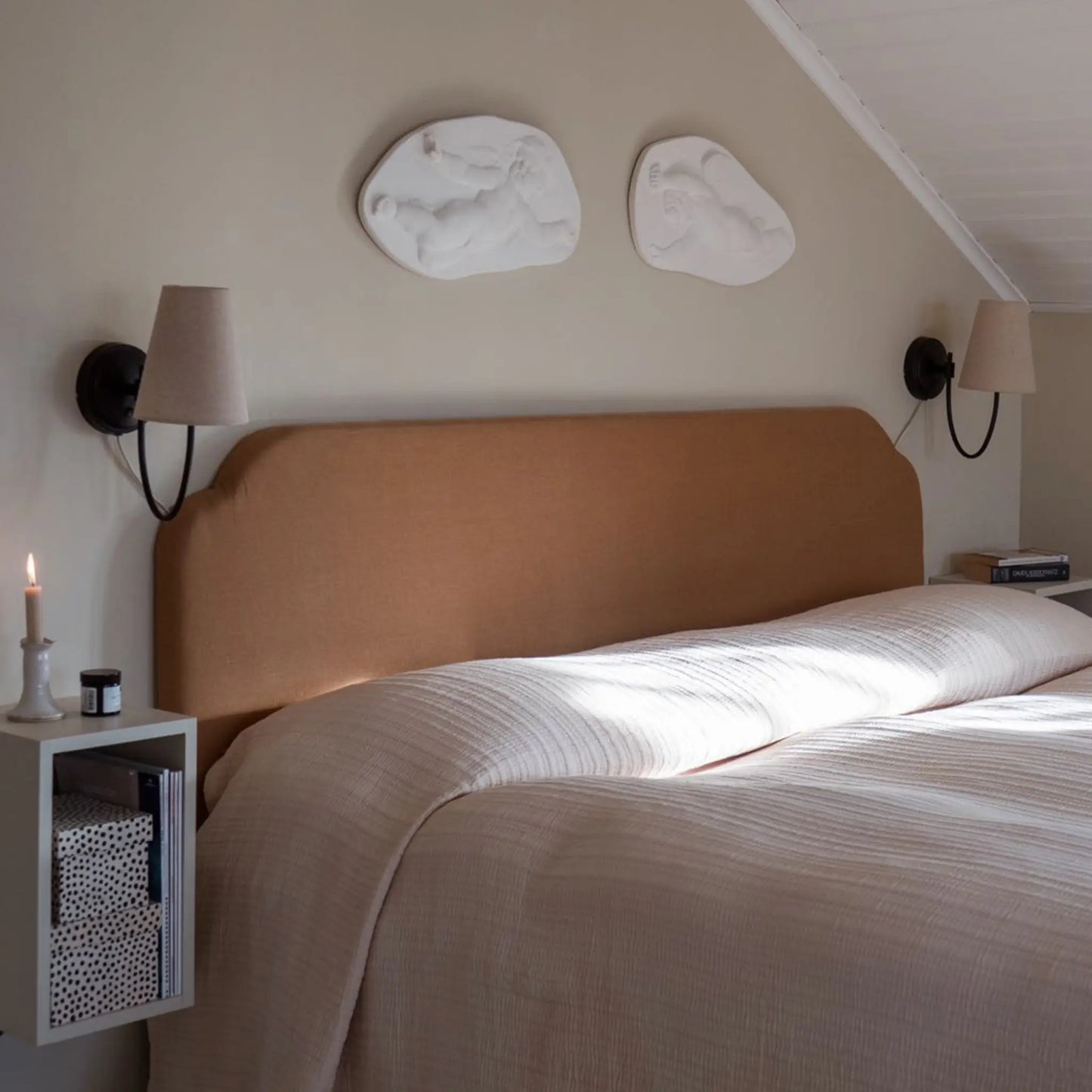 Markslöjd Amar Vägglampa, Beige/Svart