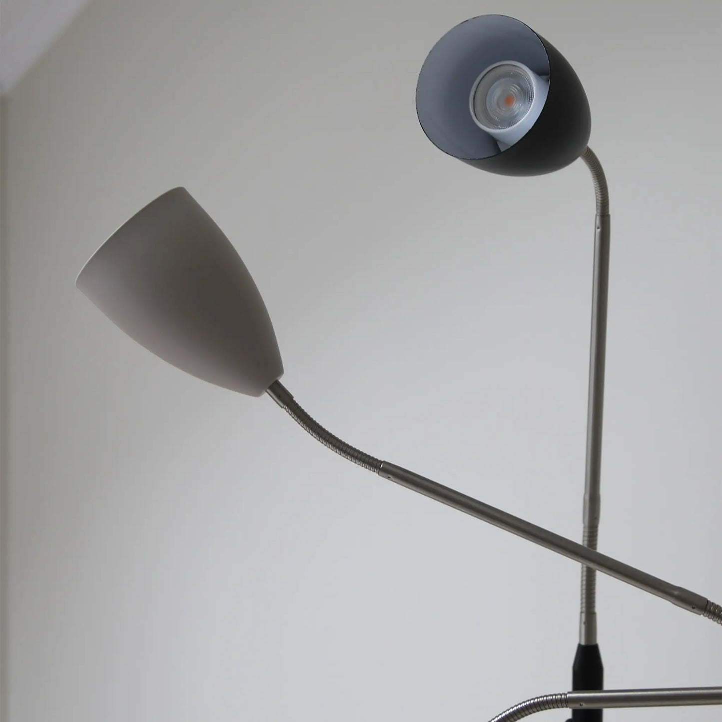 Markslöjd Patro Golvlampa 3-Stegs Led, Grå