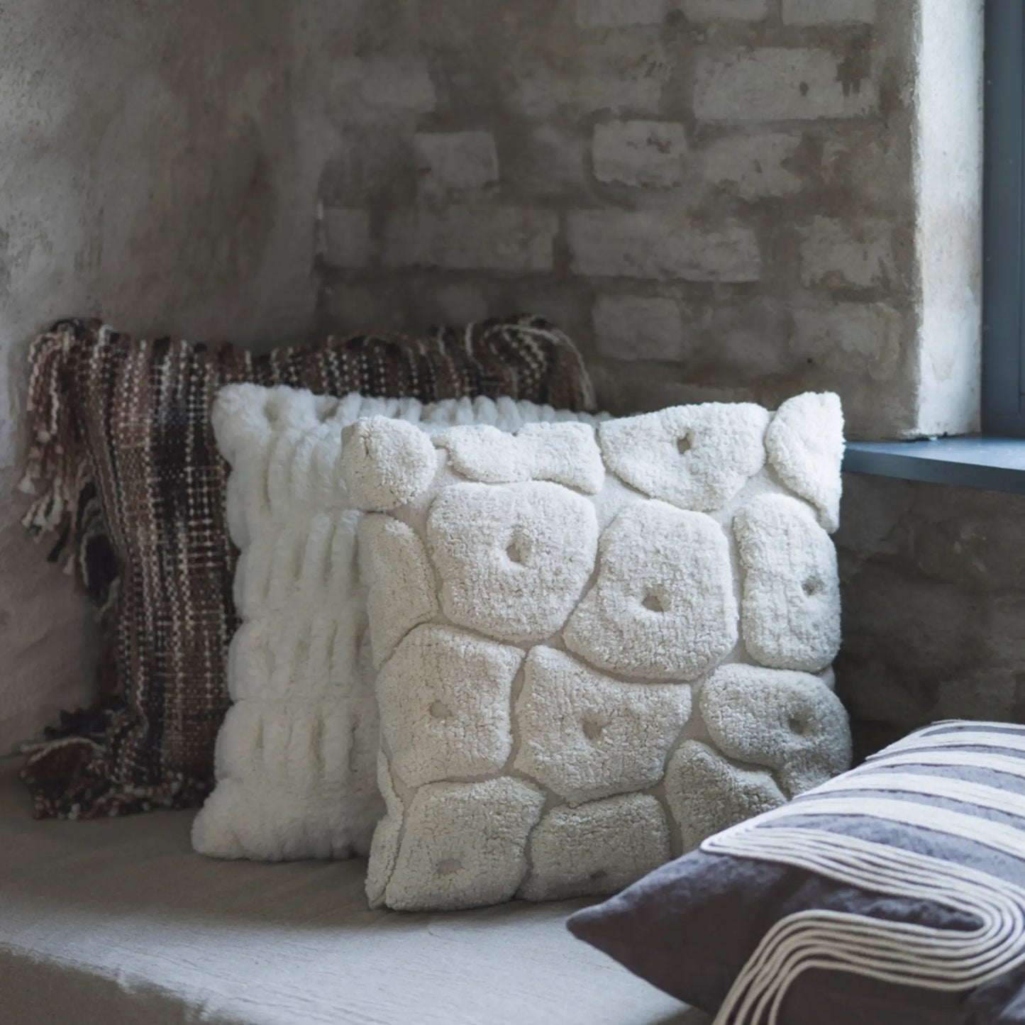 Mogihome, Rasmus Kuddfodral, Vit-Silvra Home