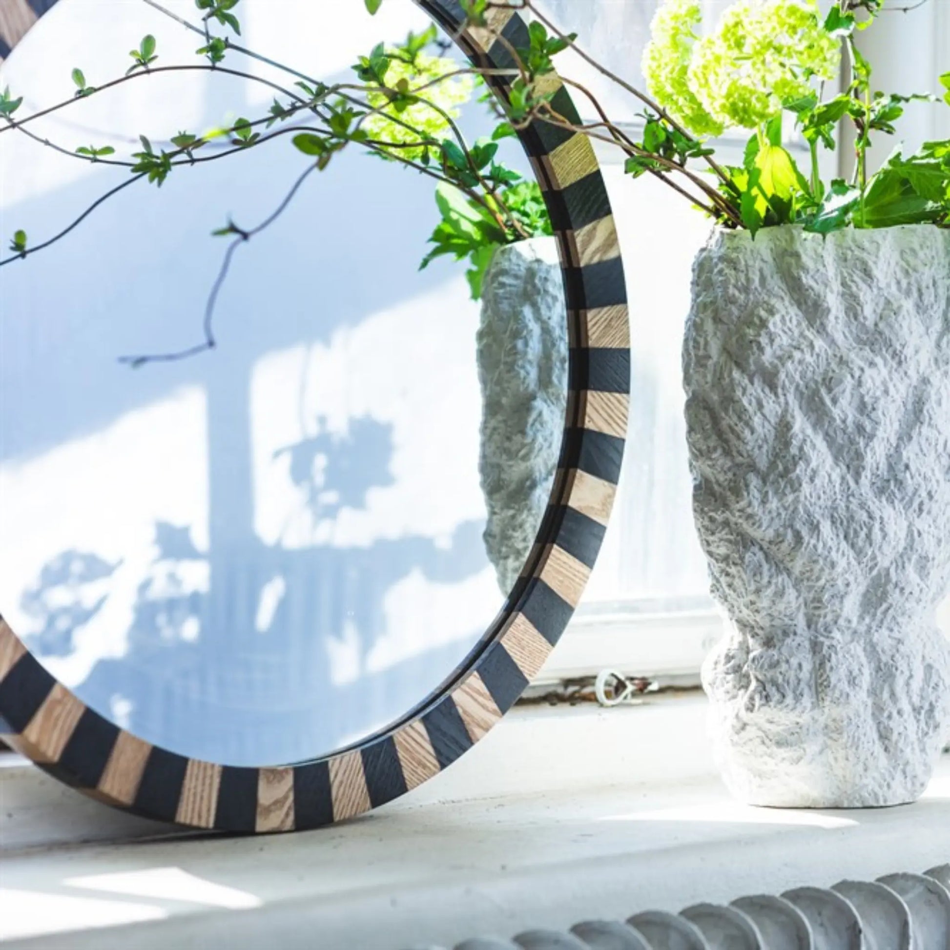 Mogihome, Enzo Rund Spegel, Natur/Svart-Silvra Home