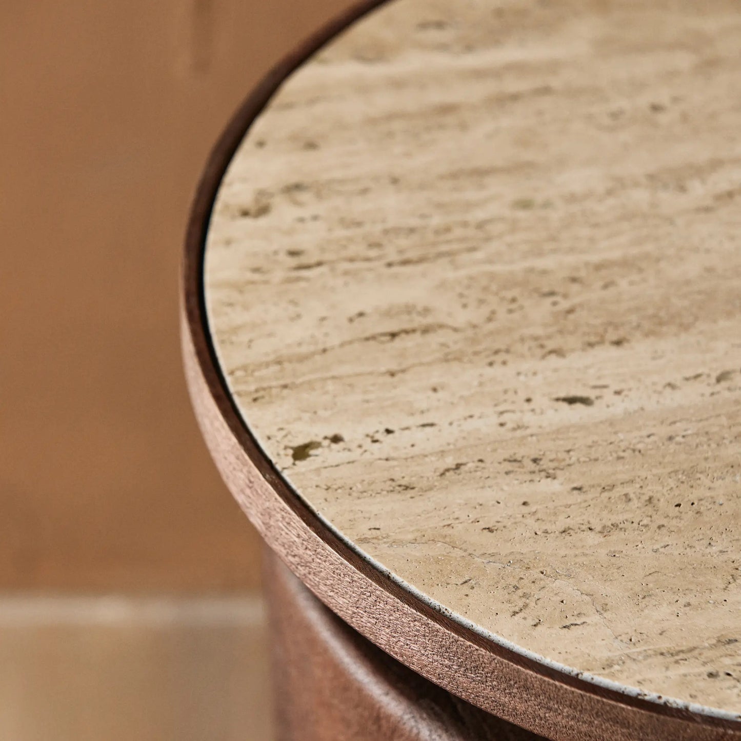 Nordal Kwando Sidobord med Travertine Skiva, Natur