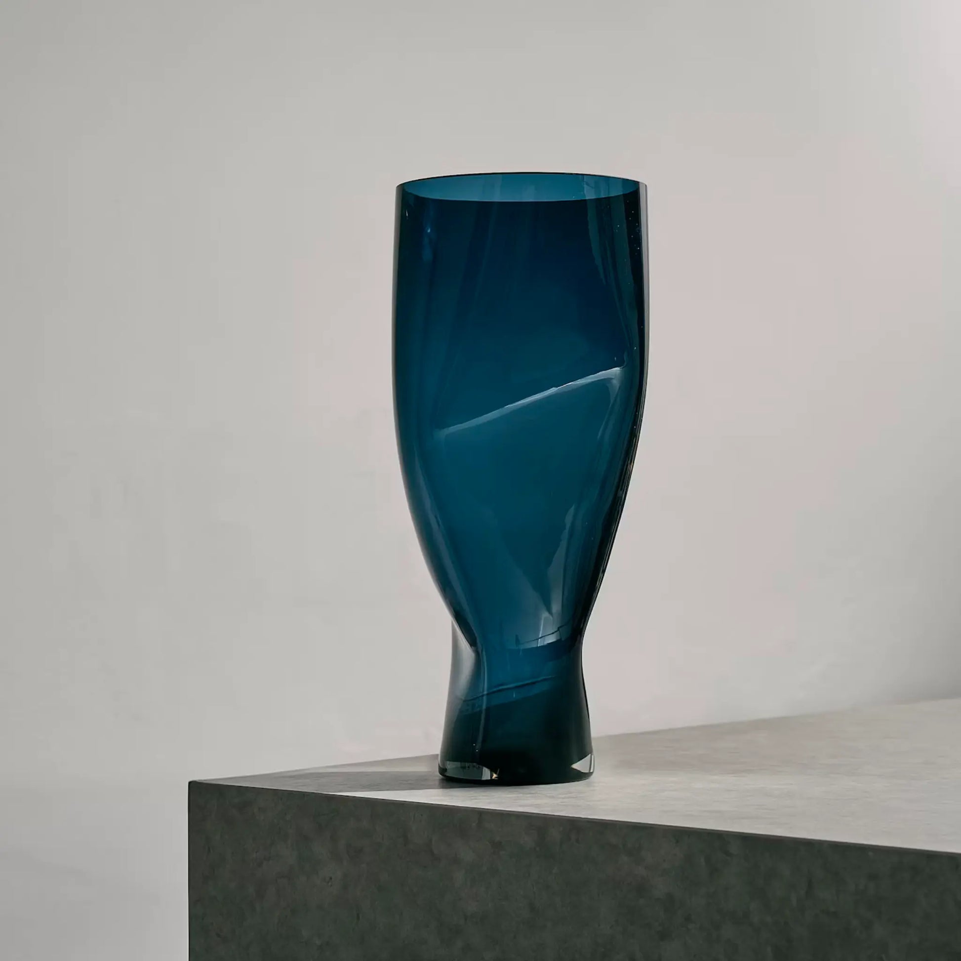 Orrefors, Squeeze Vas 50 cm, Midnight Blue-Silvra Home