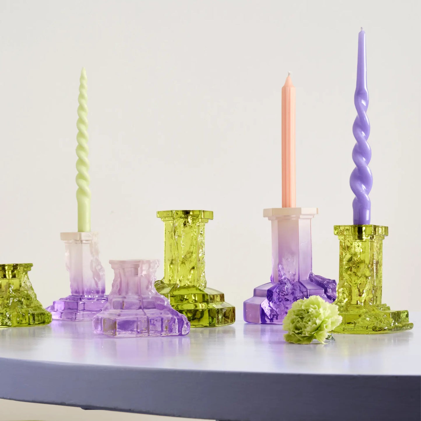 Kosta Boda, Rocky Baroque Ljusstake 17,5 cm, Lila Dis-Silvra Home