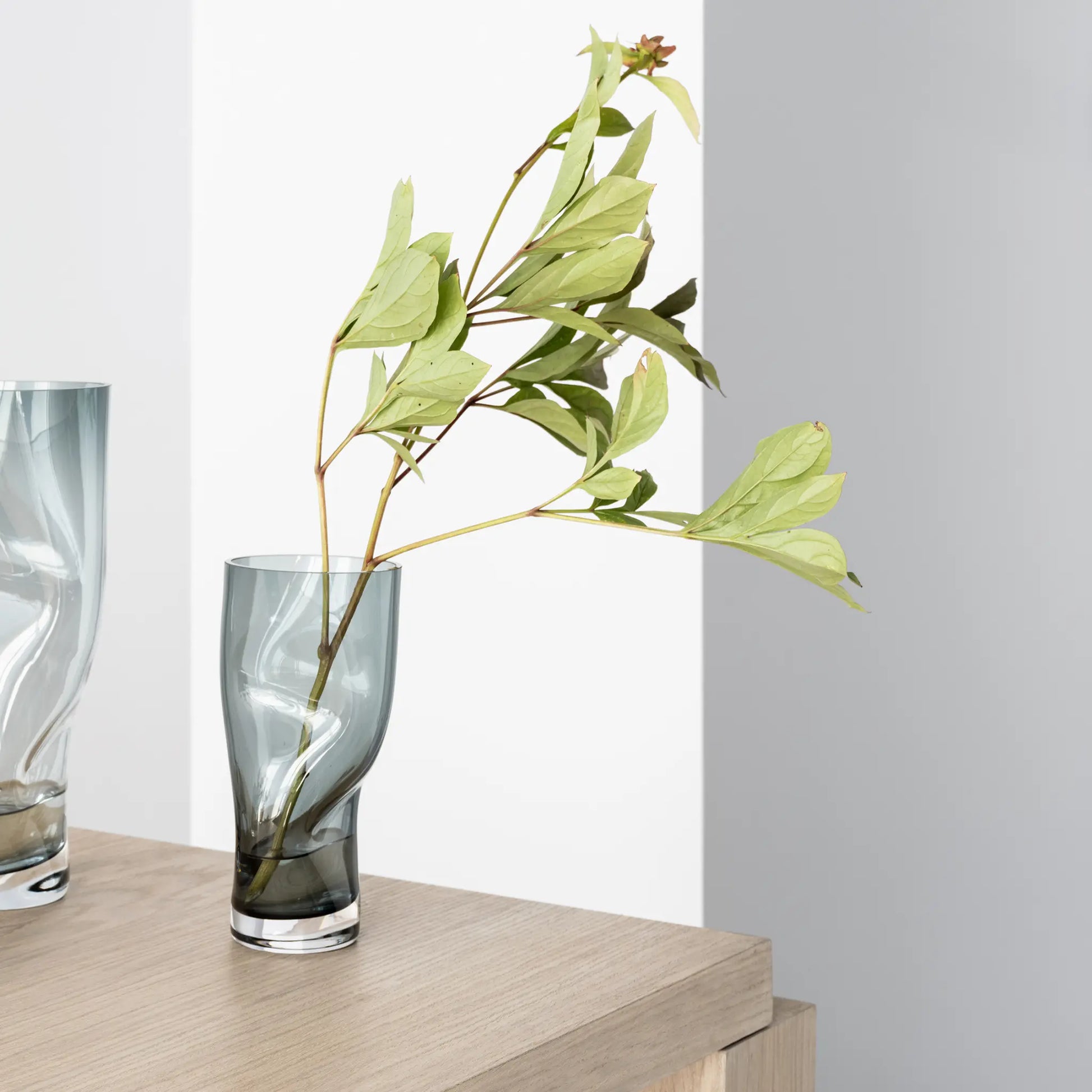 Orrefors, Squeeze Vas 23 cm, Blågrå-Silvra Home