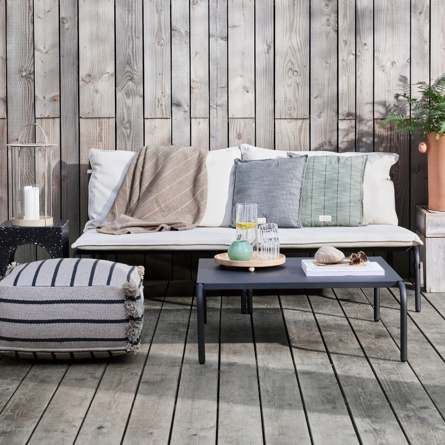 Oyoy Living Furi Loungestol Utomhus, Svart