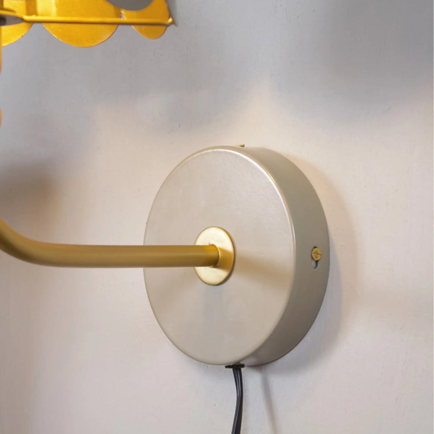 PR Home Wells Vägglampa 21cm, Beige/Guld