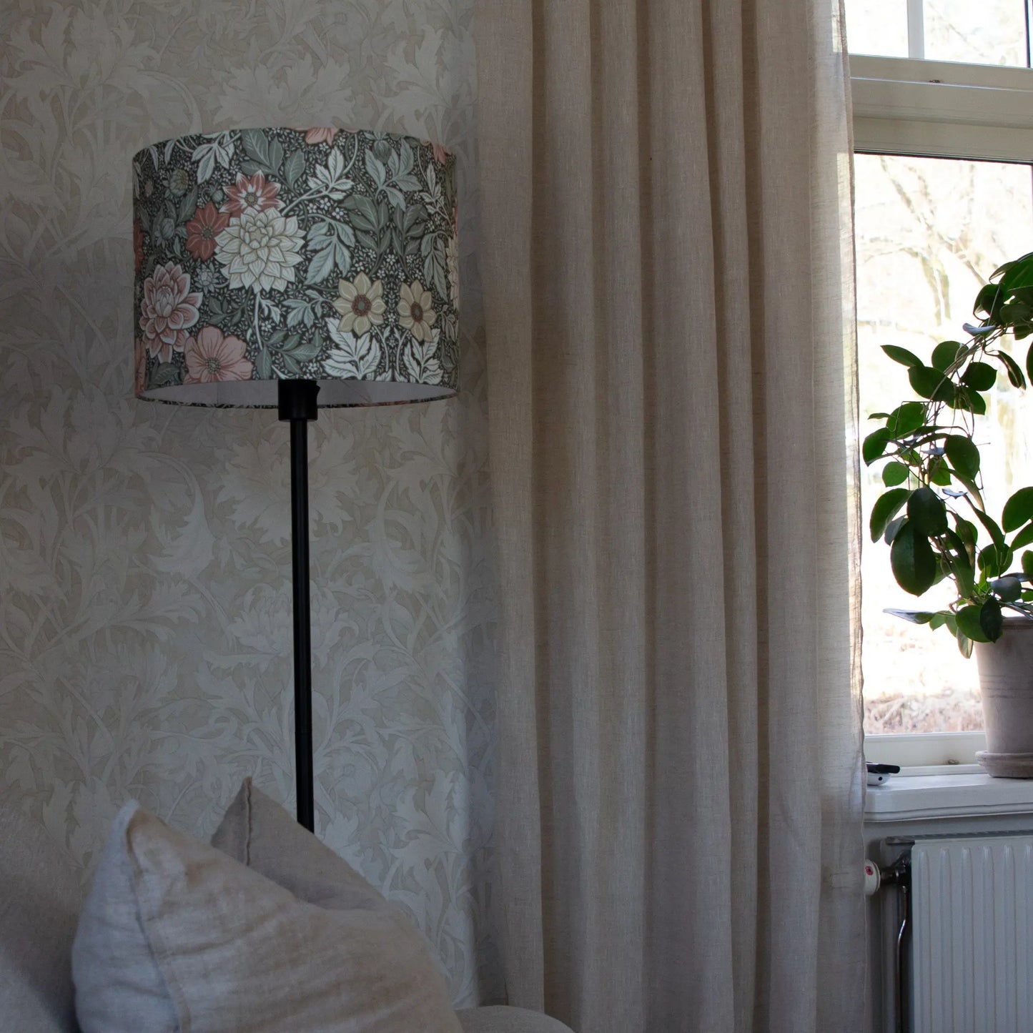 PR Home Amy Golvlampa Svart 25cm, Dahlia Grön