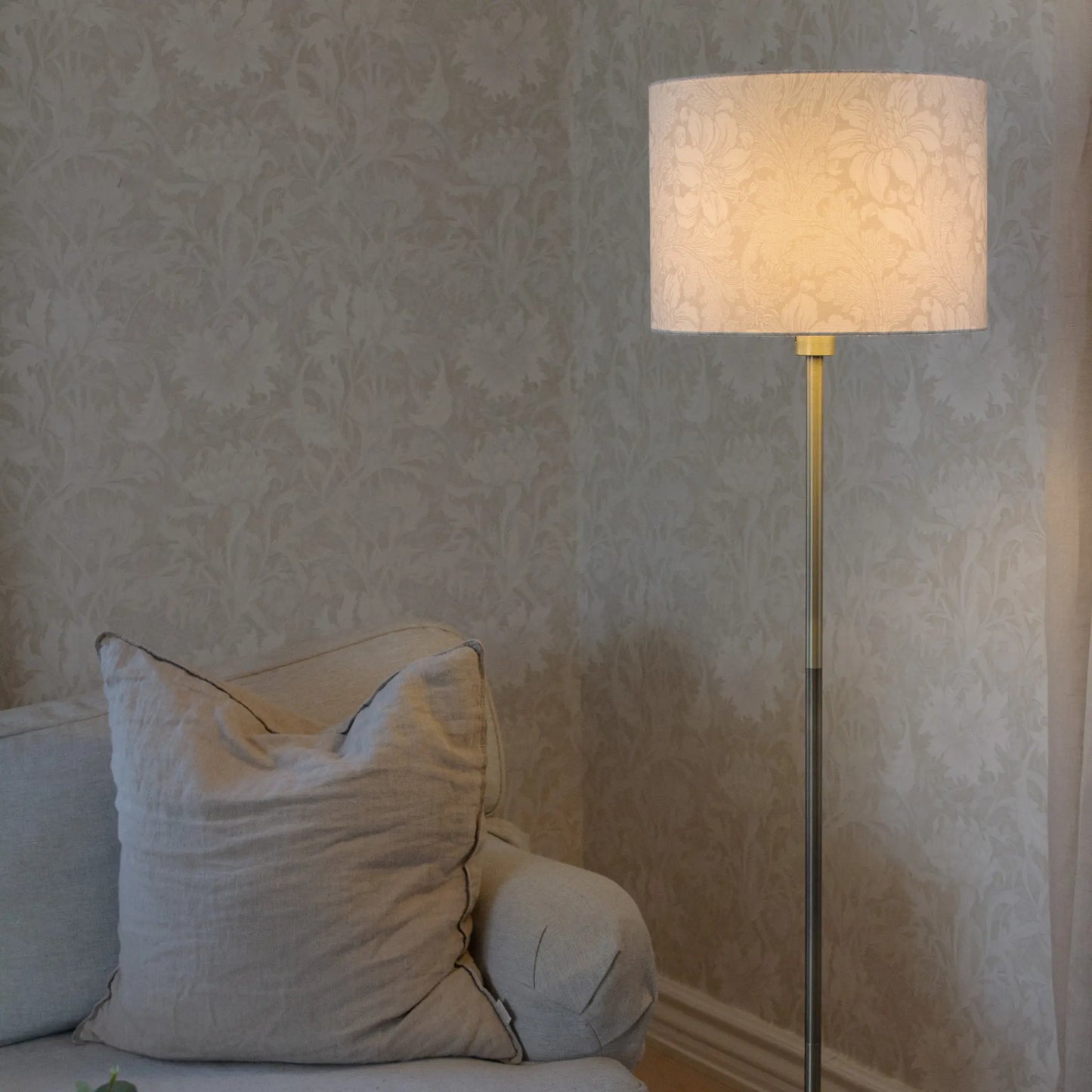 PR Home Amy Golvlampa Mässing 25cm, Acanthus