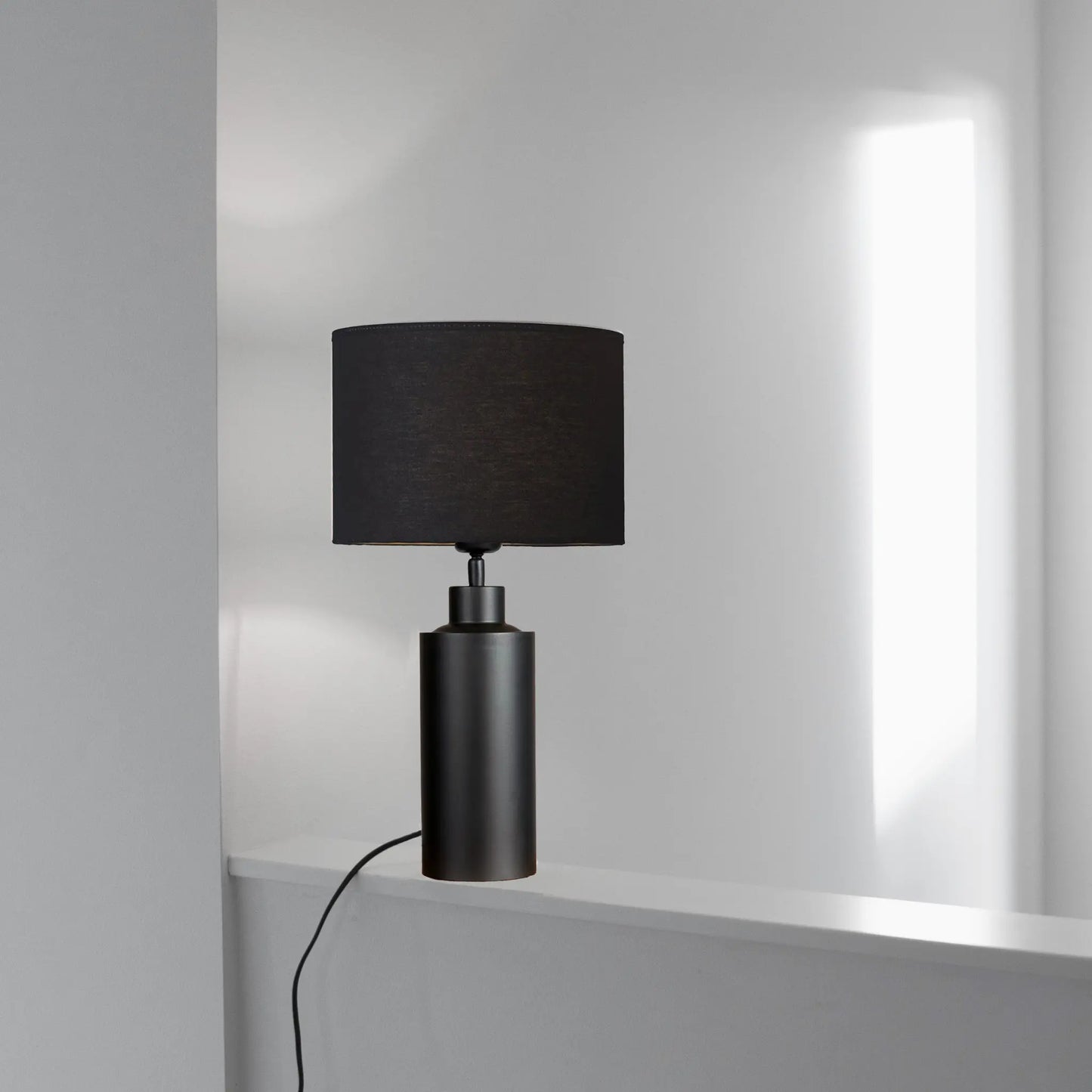 PR Home Solo Bordslampa 55 cm, Matt Svart