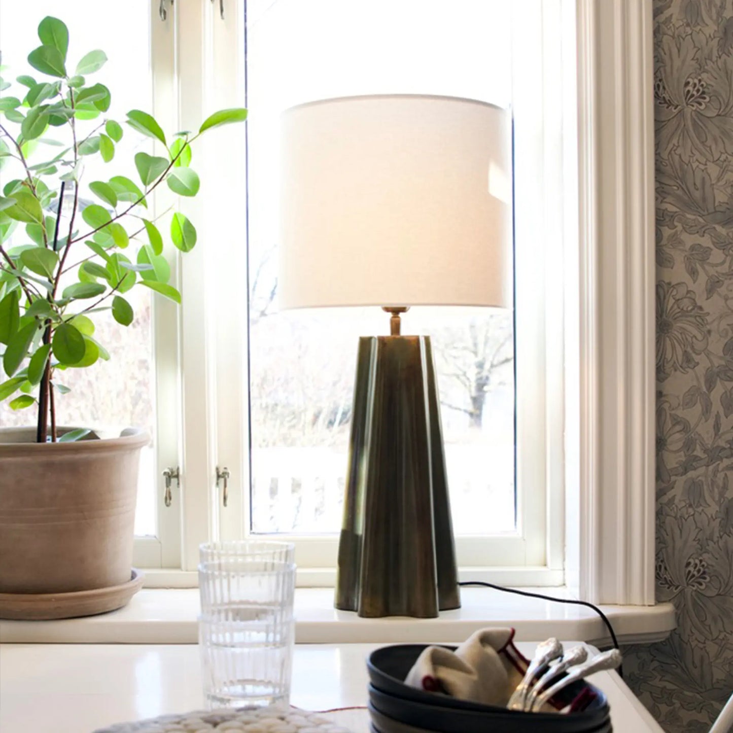 PR Home Aira Bordslampa 65cm, Oil Brass