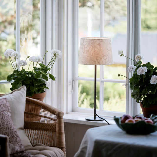 PR Home Base Bordslampa, Acanthus