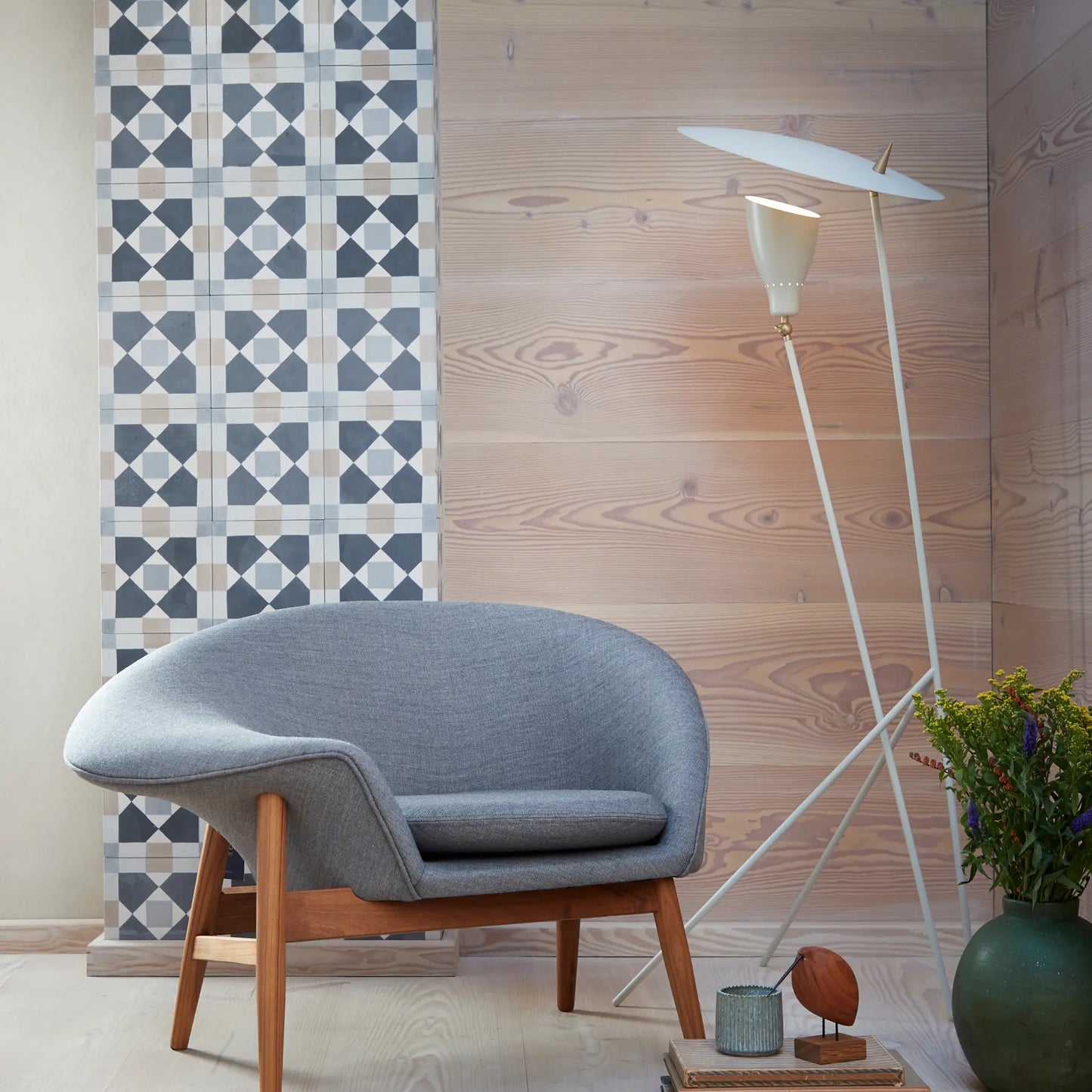 Warm Nordic Silhouette Golvlampa, Warm White