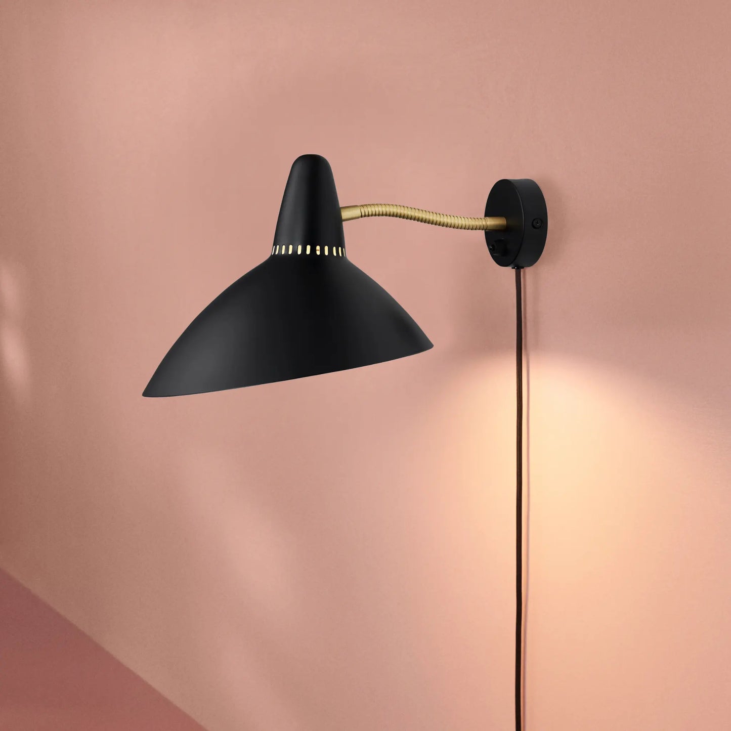 Warm Nordic Lightsome Vägglampa, Black Noir