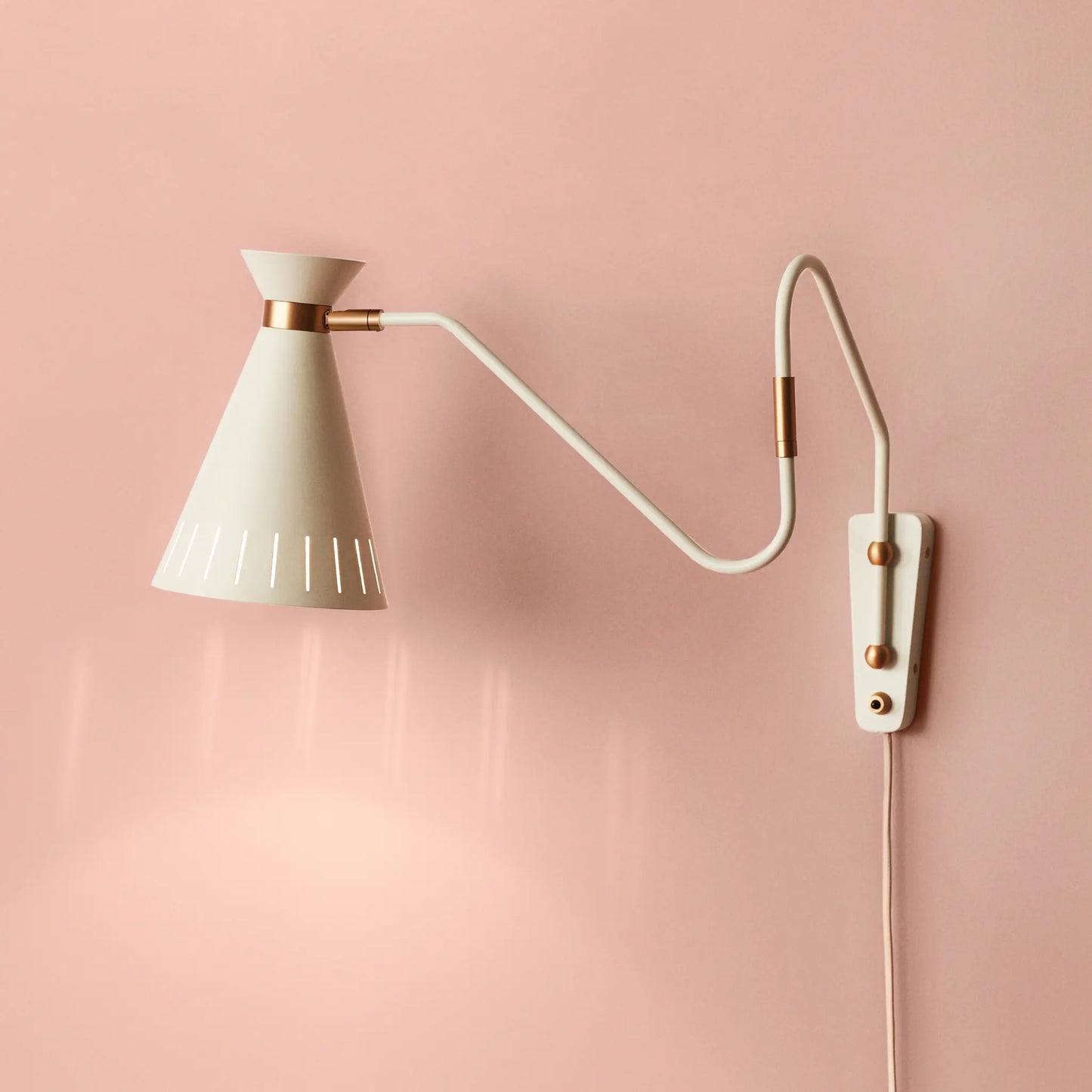 Warm Nordic Cone Vägglampa, Warm White
