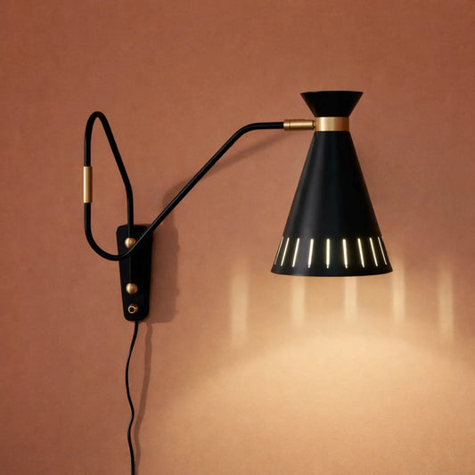 Warm Nordic Cone Vägglampa, Black Noir