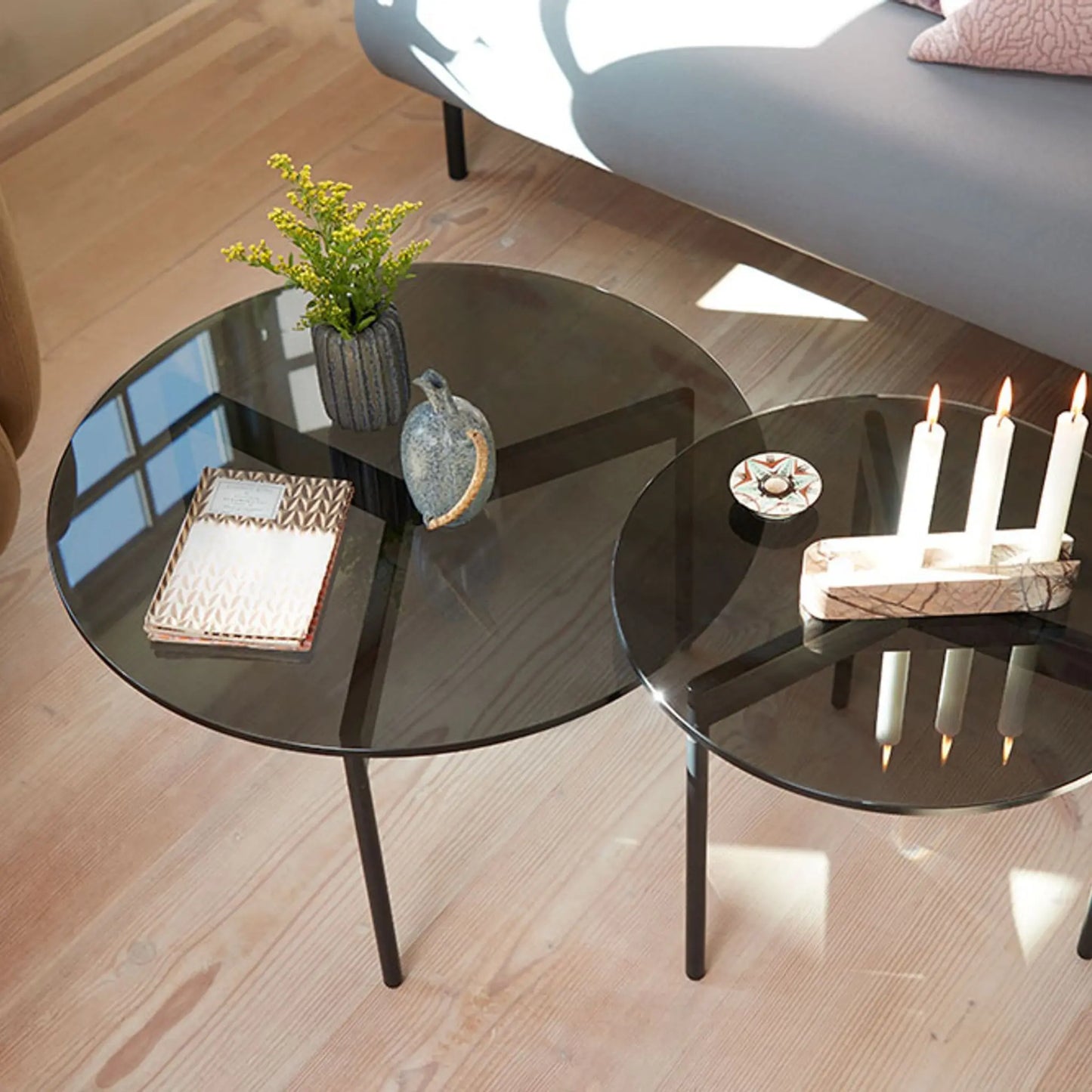 Warm Nordic From Above Soffbord Ø72, Smoke Grey/Black