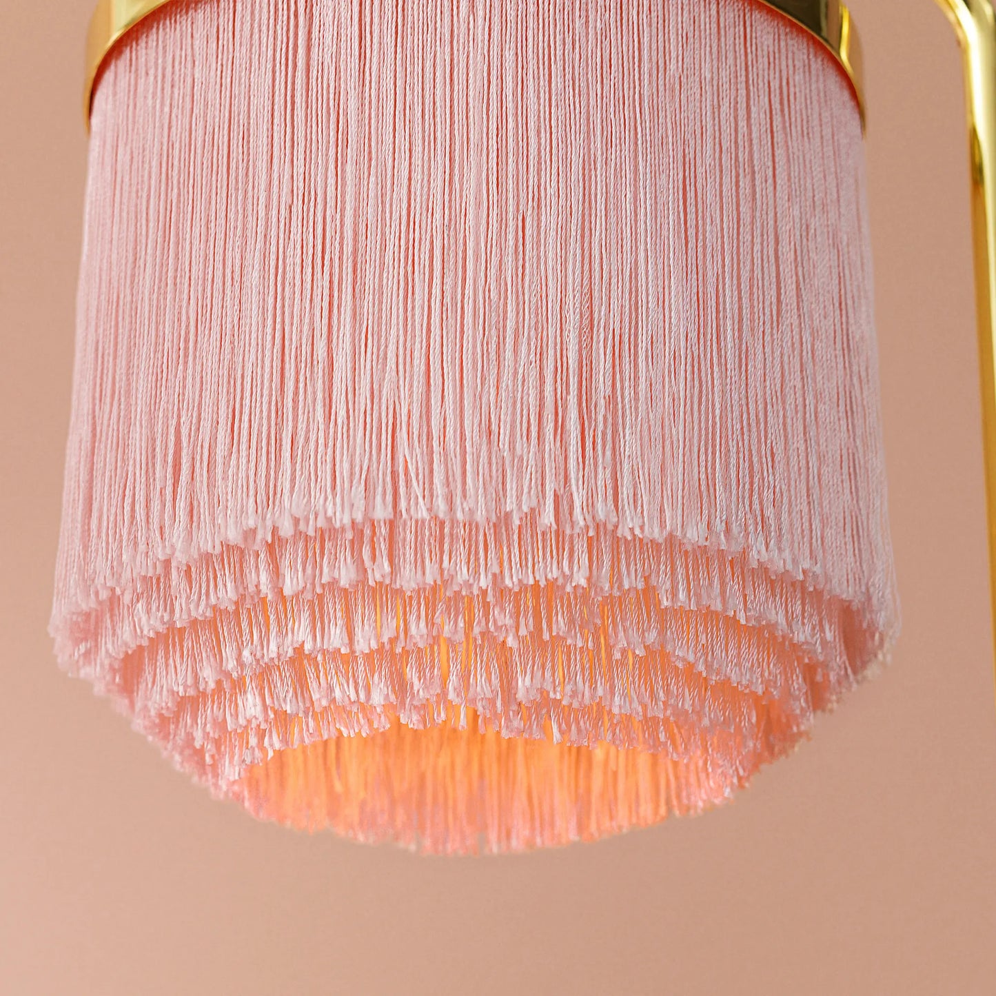Warm Nordic Fringe Bordslampa, Pale Pink