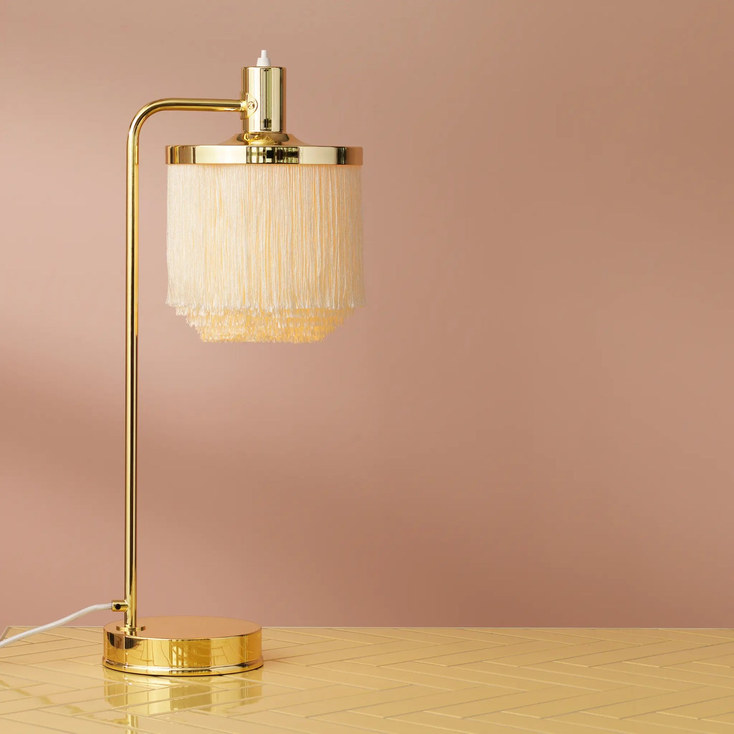 Warm Nordic Fringe Bordslampa, Cream White