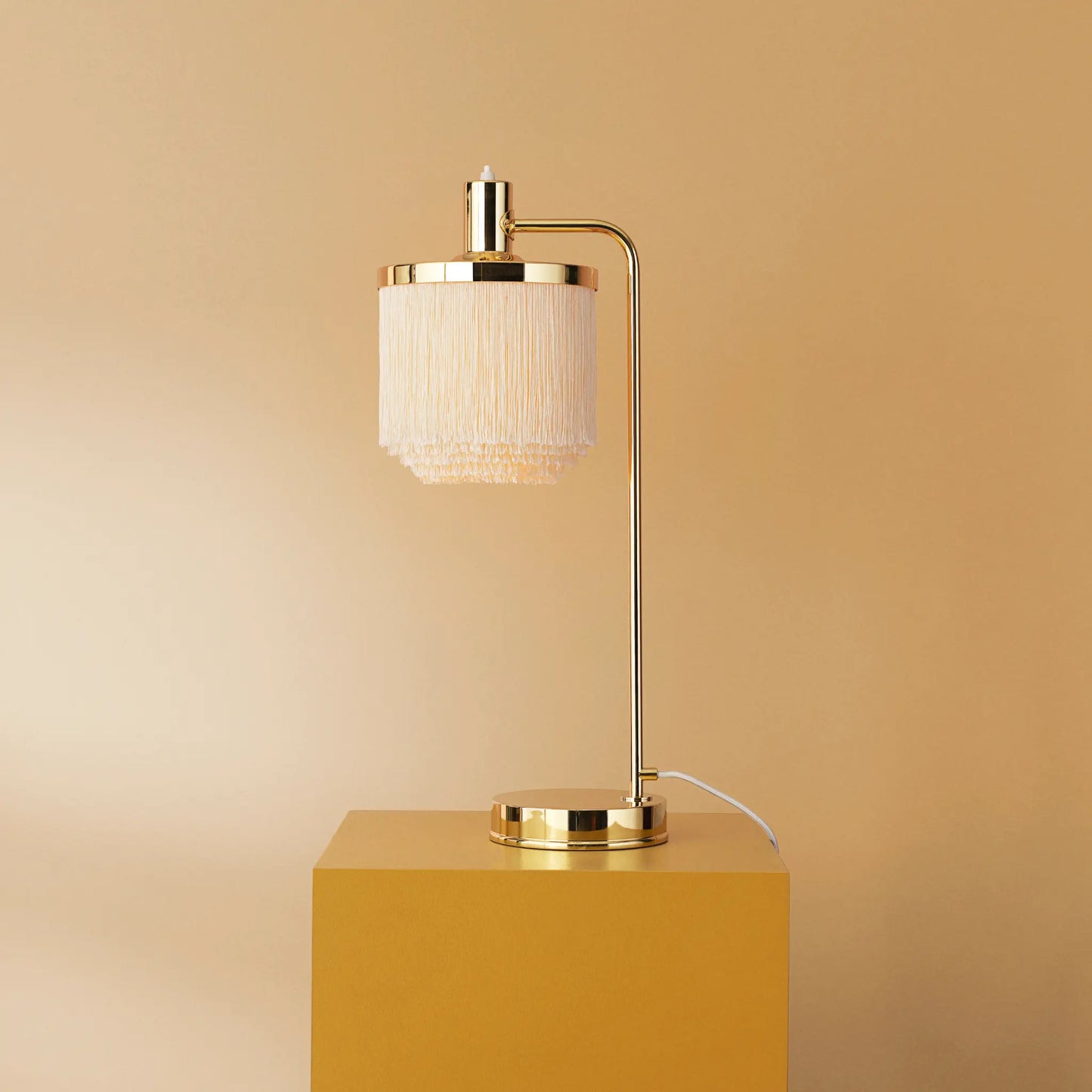 Warm Nordic Fringe Bordslampa, Cream White